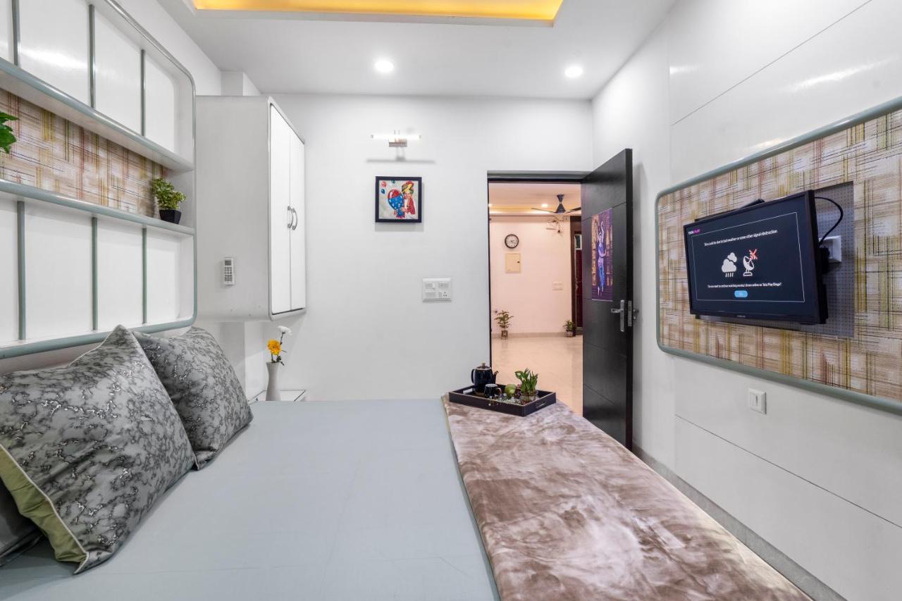 Homlee-Villa Luxury-2Bhk-Anand Vihar-Ramprastha Газиабад Экстерьер фото